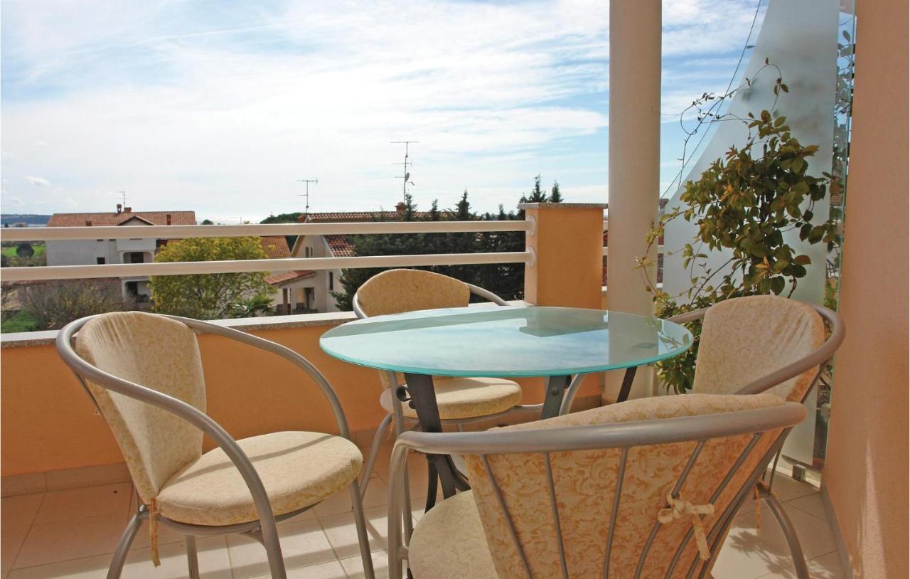 Nice Apartment In Novigrad With Ethernet Internet Exterior photo