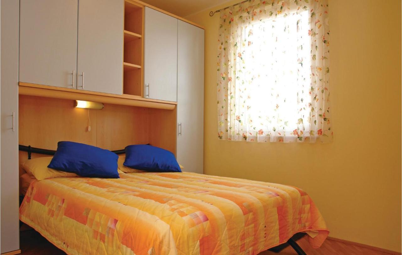 Nice Apartment In Novigrad With Ethernet Internet Exterior photo