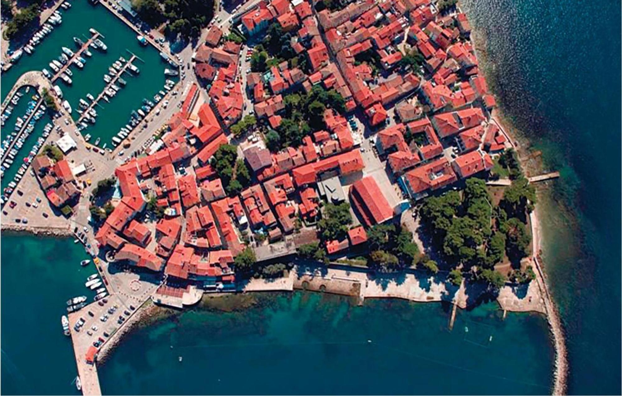 Nice Apartment In Novigrad With Ethernet Internet Exterior photo