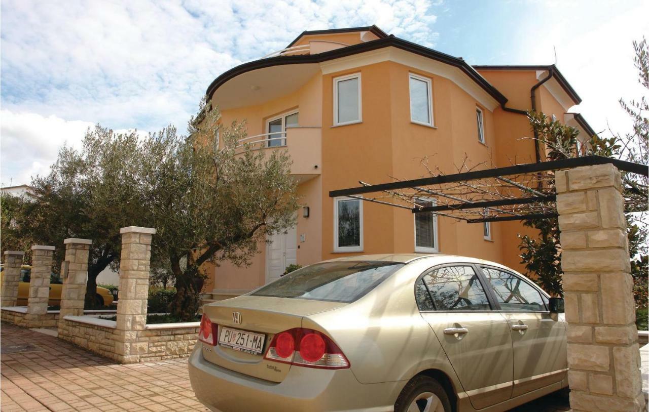 Nice Apartment In Novigrad With Ethernet Internet Exterior photo