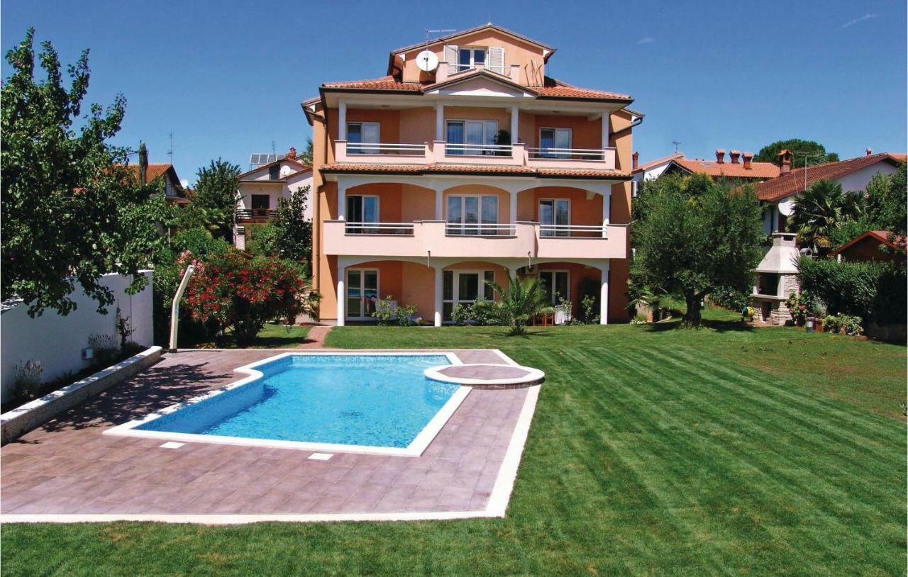 Nice Apartment In Novigrad With Ethernet Internet Exterior photo